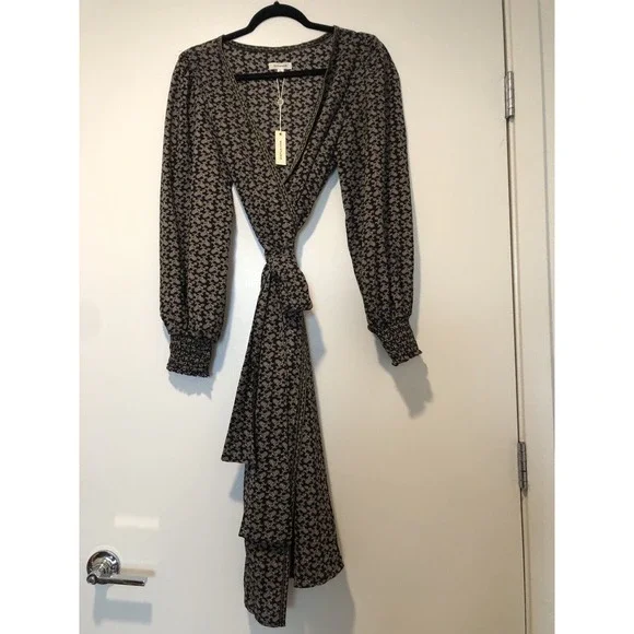 Max Studio | Dresses | Women Max Studio Dress Long Arm Black Size Large Nwt  | Poshmark
